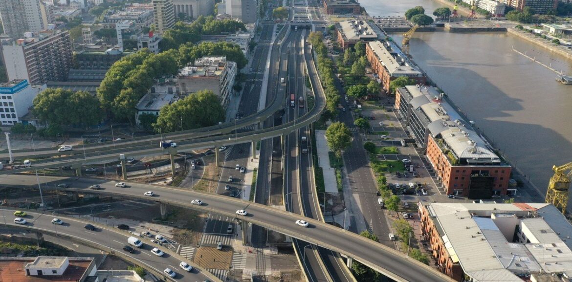 Por obras, habilitan el tránsito liviano en el Paseo Del Bajo para retomar Autopista 25 de Mayo