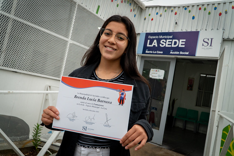 San Isidro: Primeros egresados del curso de camareros en «La Sede» de La Cava