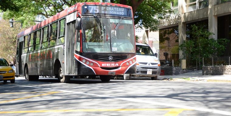 El transporte público urbano será gratuito hoy desde el mediodía por las celebraciones