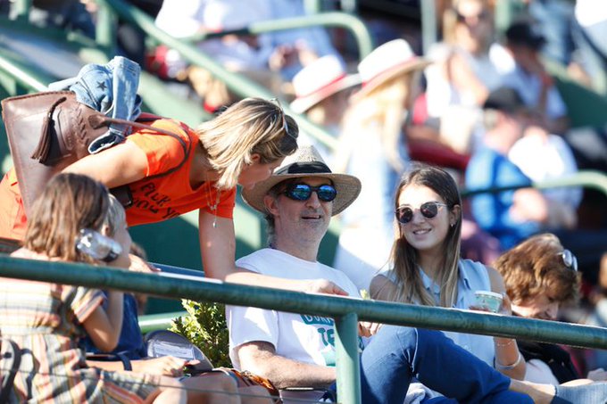 Esteban Bullrich lució una llamativa remera con un mensaje para quienes lo criticaron