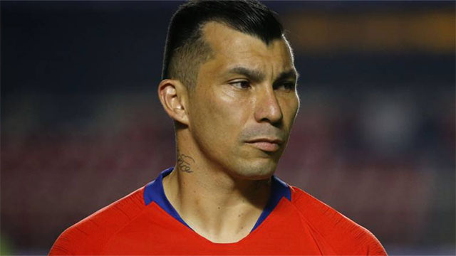 Medel, contra los argentinos: «Se la tienen que comer calladitos»