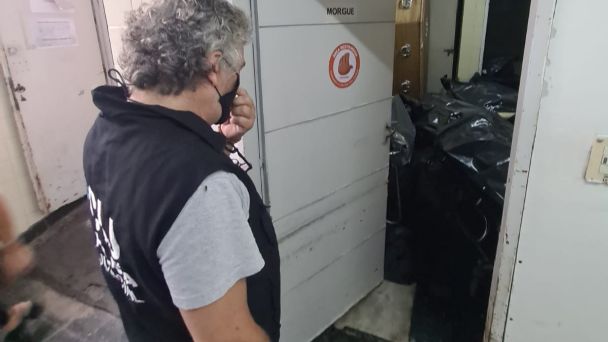 Clausuran sanatorio por tenencia de cadáveres en estado de descomposición en CABA