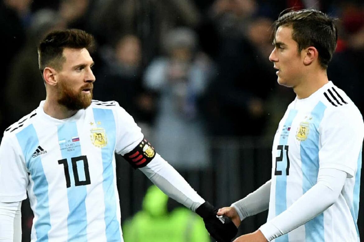 «Papu» Gómez, titular y Dybala, suplente en Argentina ante Chile