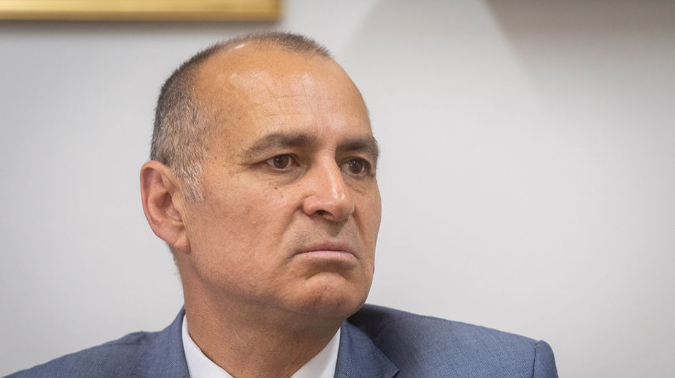 Desplazan al director de la policía de Mendoza tras polémica por pase sanitario en el Aconcagua