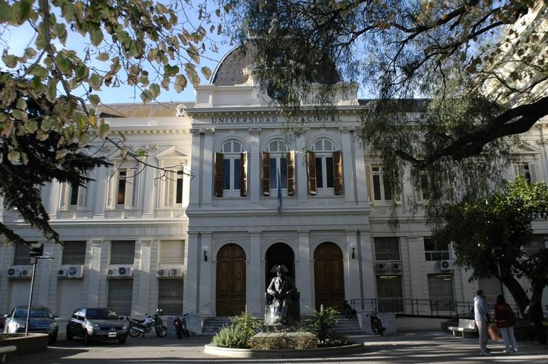 Las universidades públicas analizan cómo adaptar la presencialidad en el ciclo lectivo 2022