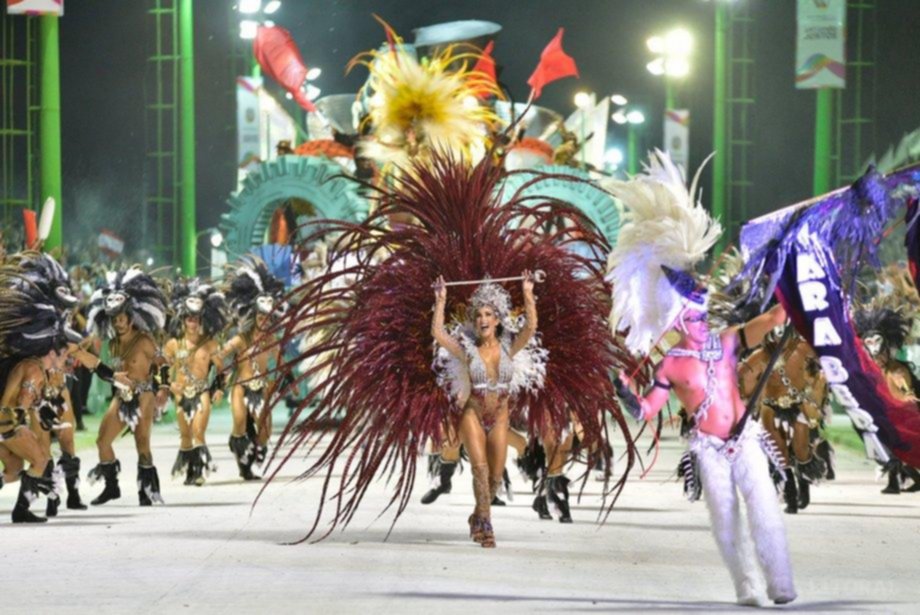 Comenzó el Carnaval en Corrientes con desfile de comparsas y agrupaciones musicales