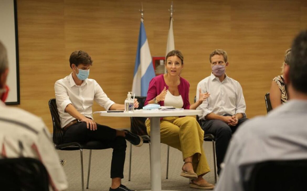 Autoridades porteñas y docentes se reúnen por paritarias a días del inicio de clases