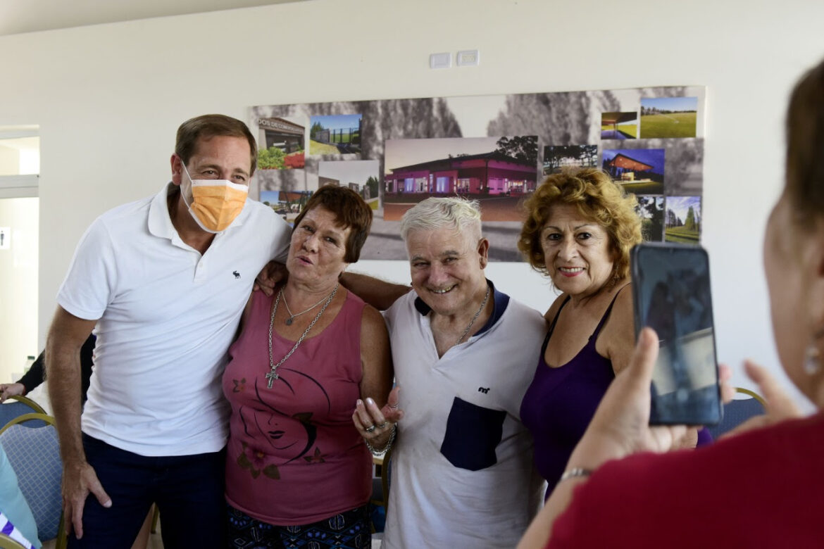 La Plata: Garro visitó la Colonia de la Tercera Edad y compartió actividades con más de 100 adultos mayores