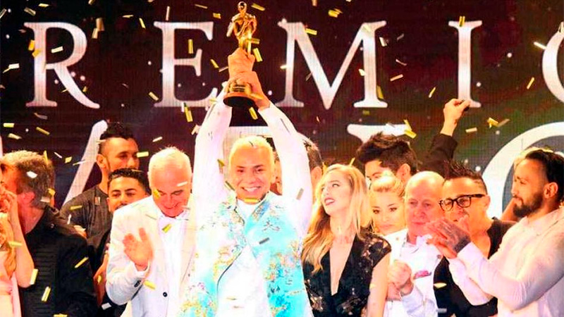 Flavio Mendoza se alzó con el Carlos de Oro por «Stravaganza, 10 años»