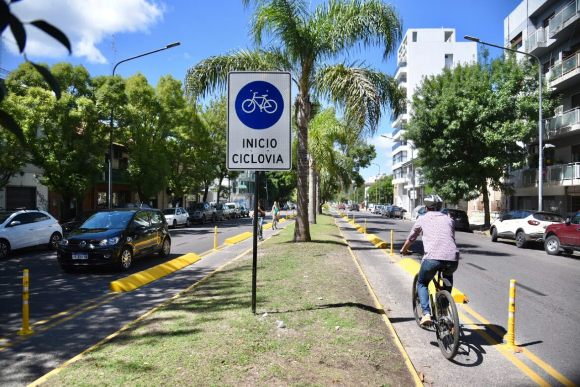 La Plata: Circuitos seguros, el municipio finalizó la nueva ciclovía de diagonal 74 