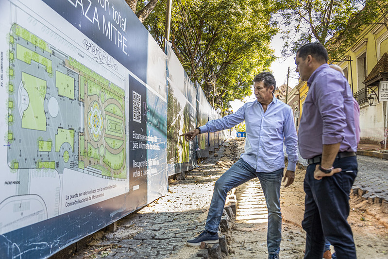 San Isidro: Posse supervisó los trabajos de reconstrucción de la Plaza Mitre