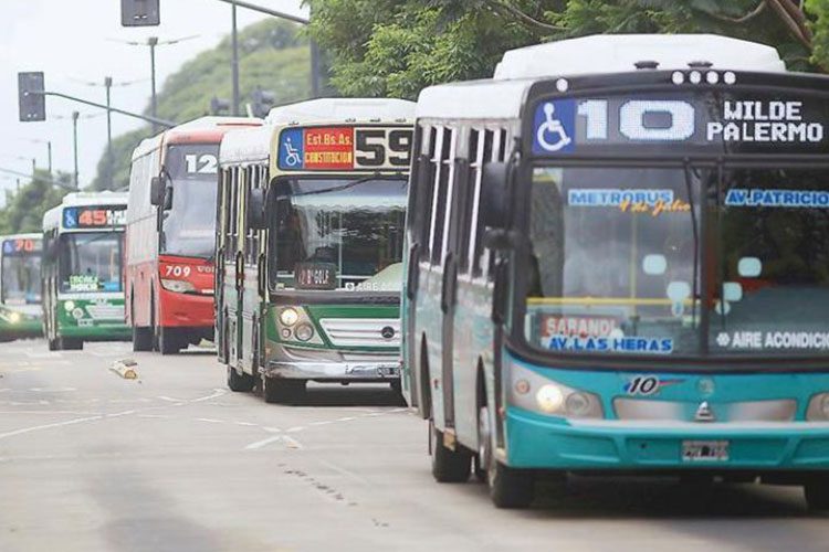 El Gobierno nacional y el porteño vuelven a reunirse por el traspaso de los colectivos