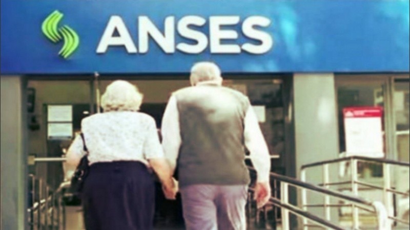 Cobran hoy los jubilados y pensionados con ingresos superiores a $ 32.664 y DNI terminado en 6 y 7