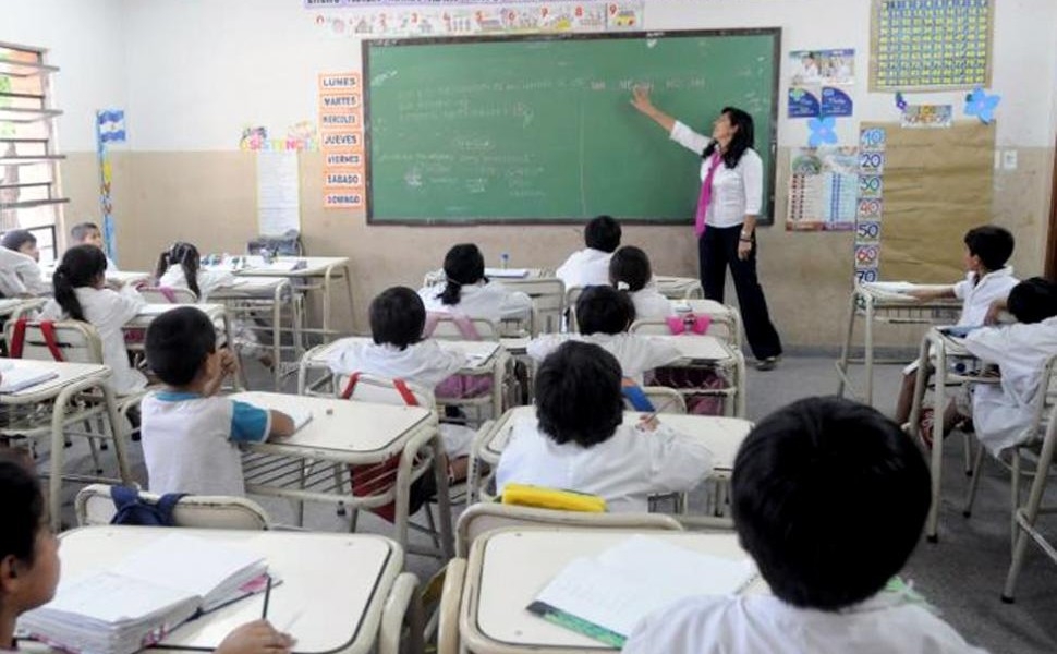 Para Sileoni, con la eliminación de protocolos en escuelas el Gobierno porteño busca «diferenciarse»