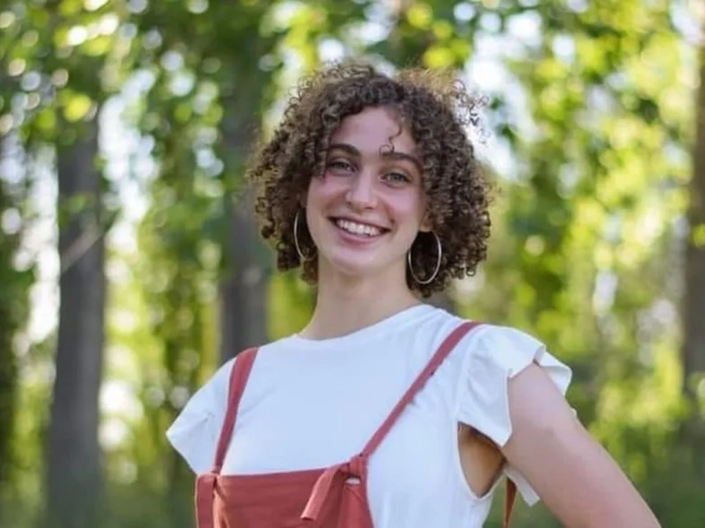 Imputan al chófer que conducía el 214 de donde se arrojó Isabella Marino y perdió la vida