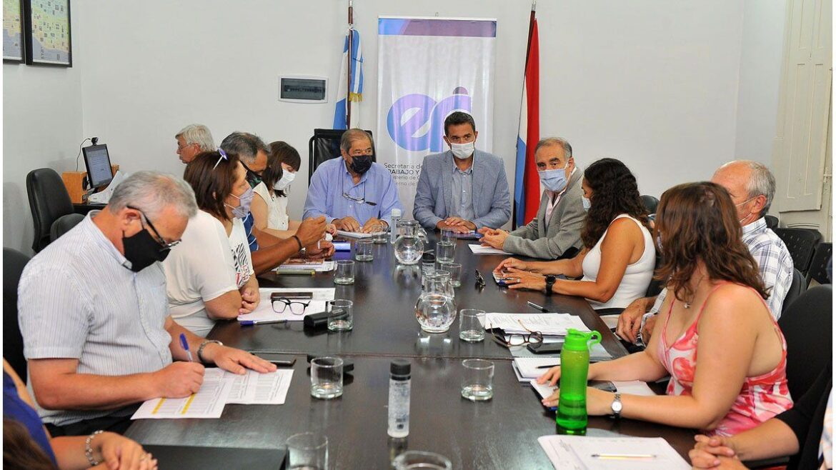 El Gobierno de Entre Ríos propuso un aumento del 45,45% a empleados estatales y docentes