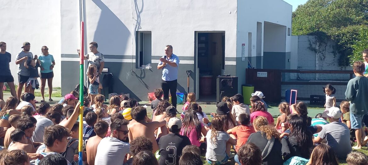 Mar del Plata: UTHGRA entregó útiles escolares a más de 1200 familias hoteleras y gastronómicas
