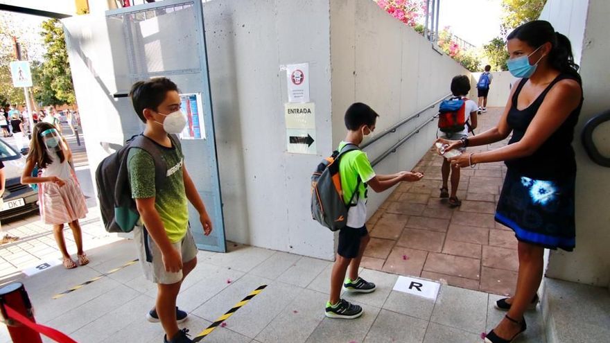 ¿Bienvenides o bienvenidos? con la vuelta a clases regresa el debate por el lenguaje inclusivo en las aulas
