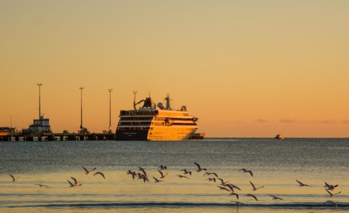 Llegó al muelle de Puerto Madryn el crucero Viking Júpiter, de bandera noruega
