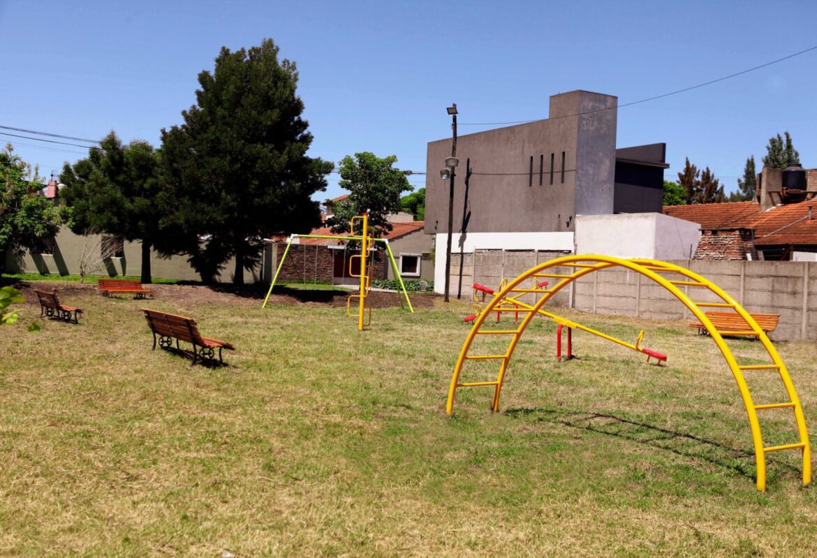 La Plata: Tras liberar un terreno usurpado, crean un espacio verde que favorecerá la absorción del agua de lluvia