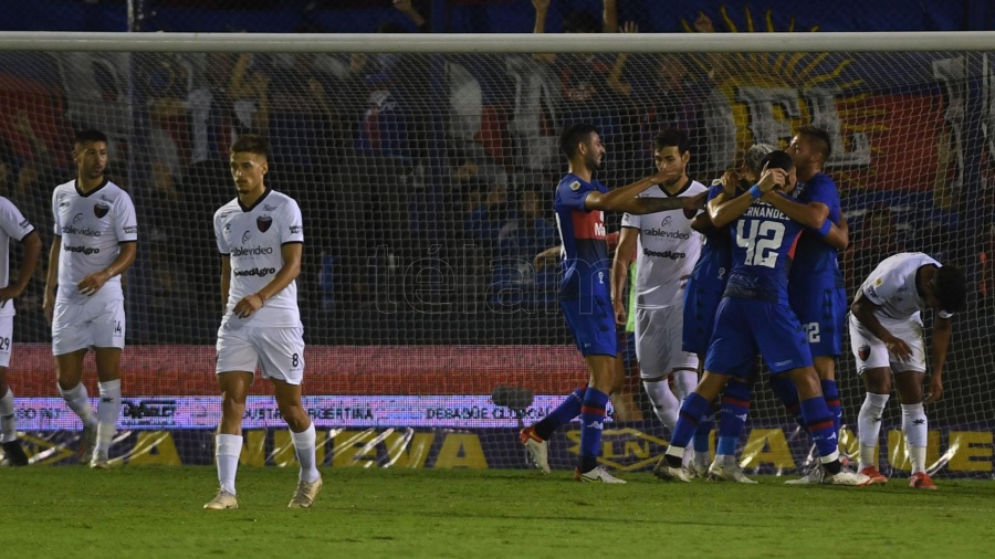 Tigre venció a Colón y desplazó a Boca de los puestos de clasificación en la Liga Profesional
