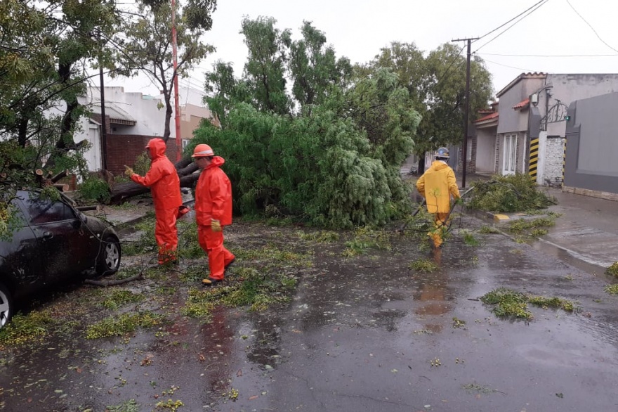 Un total de 21 personas continuaban evacuadas tras temporal en Bahía Blanca