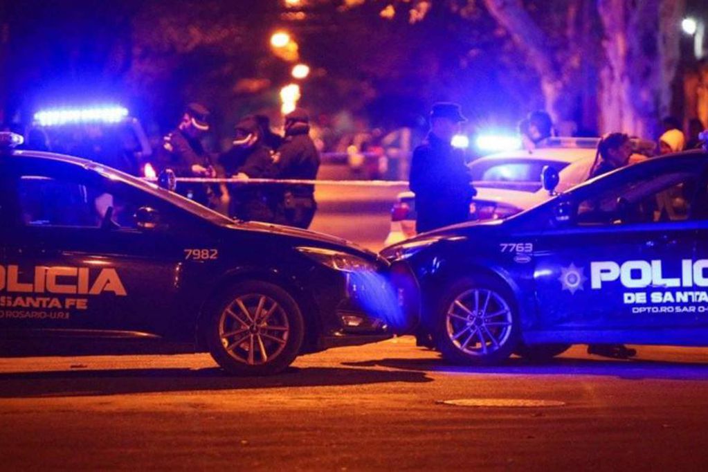 Matan a un hombre y hieren a un joven en Rosario en un ataque en el que hubo 20 balazos