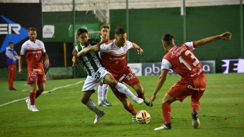 Banfield será local ante Argentinos Juniors en un partido que promete buen juego