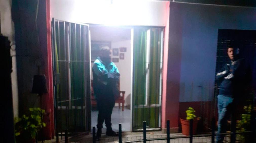 Matan a un hombre en City Bell y detienen a su hijastro