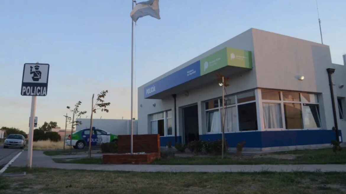 Asaltan y atan a un hombre de 84 años y a su cuidadora y roban 100 mil pesos en Bahía Blanca