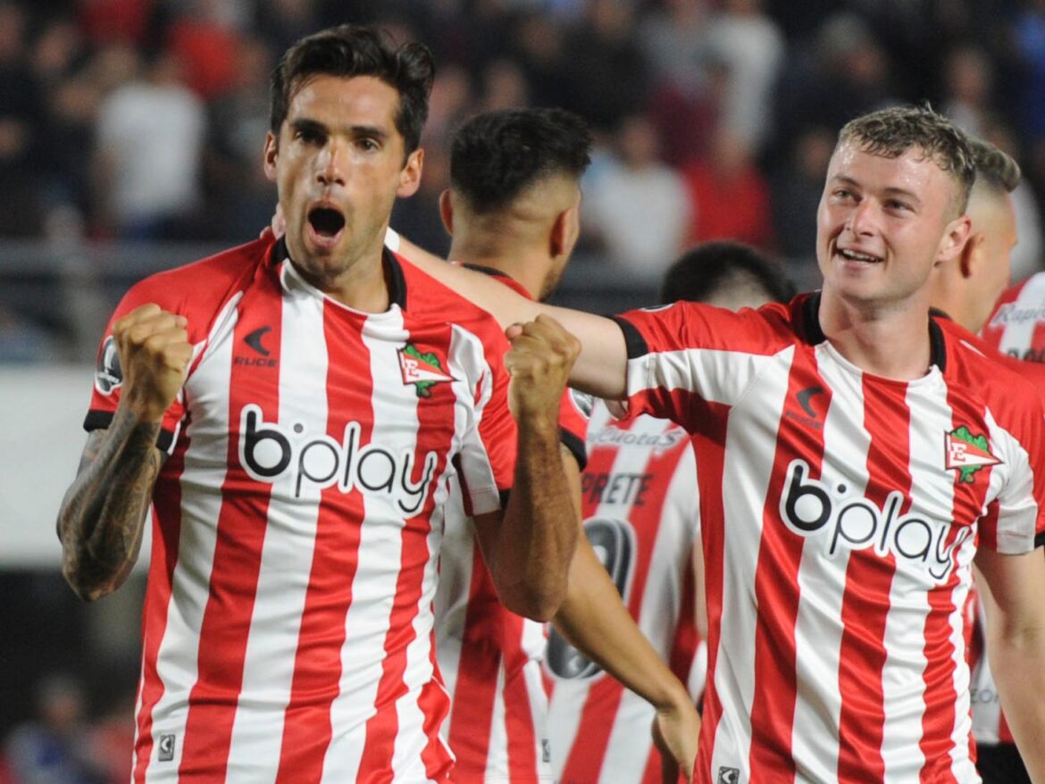 Estudiantes goleó a Vélez en el inicio de la fase de grupos de la Libertadores