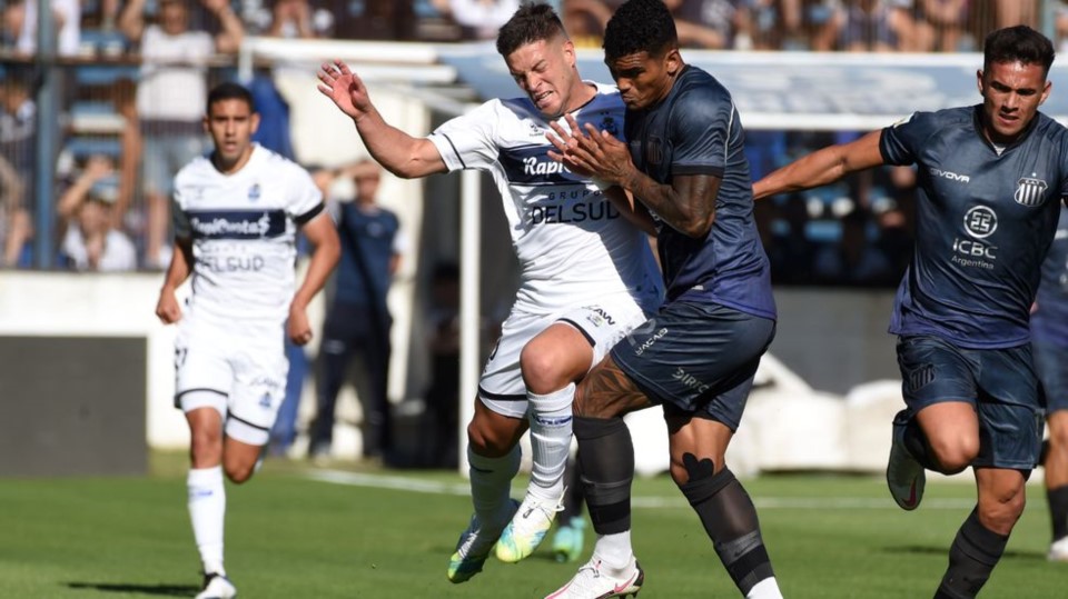 Gimnasia va por un triunfo ante Talleres que estrenará como DT al portugués Caixinha