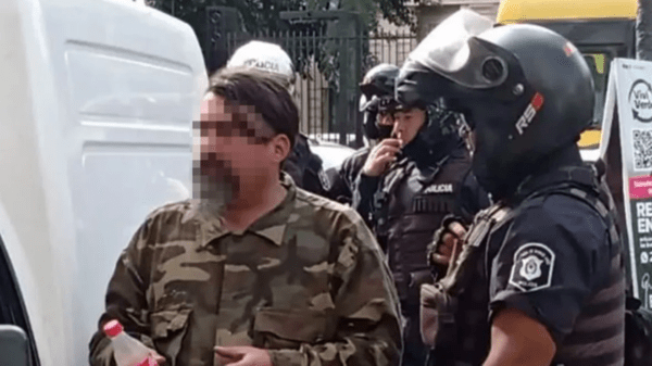 Detienen en La Plata a hombre que amenazó con un rifle a una conductora