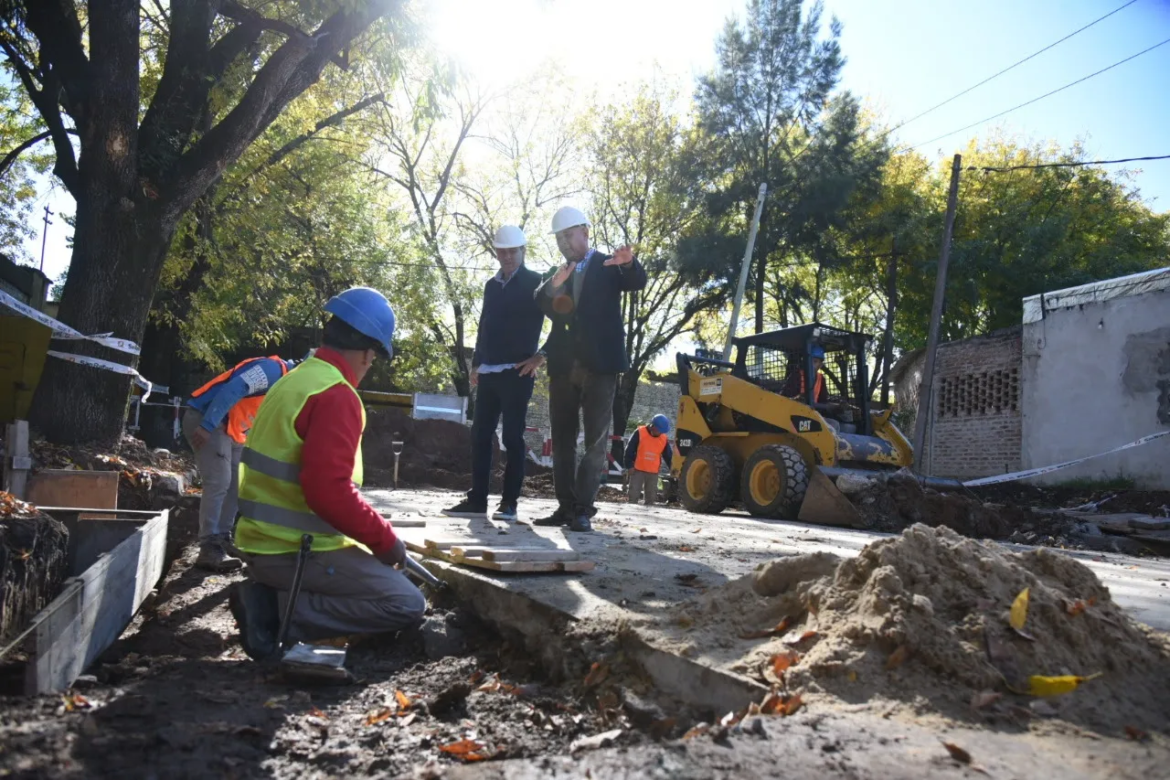 La Plata: Encaran la etapa final de la obra hidráulica en barrio Cementerio