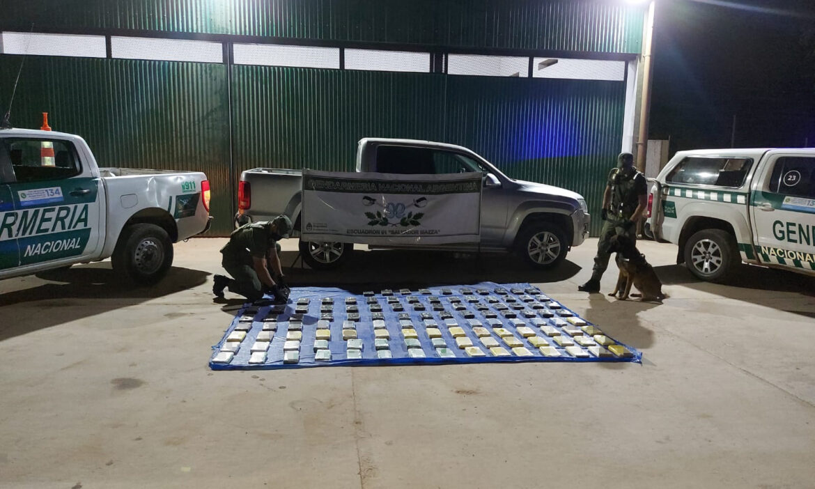 Secuestran 112 kilogramos de cocaína ocultos en una camioneta en Salta
