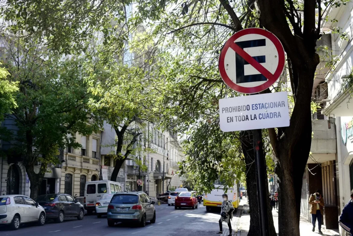 La Plata: Reordenamiento vial, desde el lunes no se podrá estacionar sobre calle 54 de 7 a 9