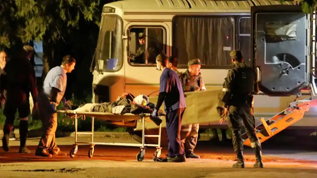 Cruz Roja registra como prisioneros de guerra a soldados ucranianos rendidos a Rusia en Mariupol