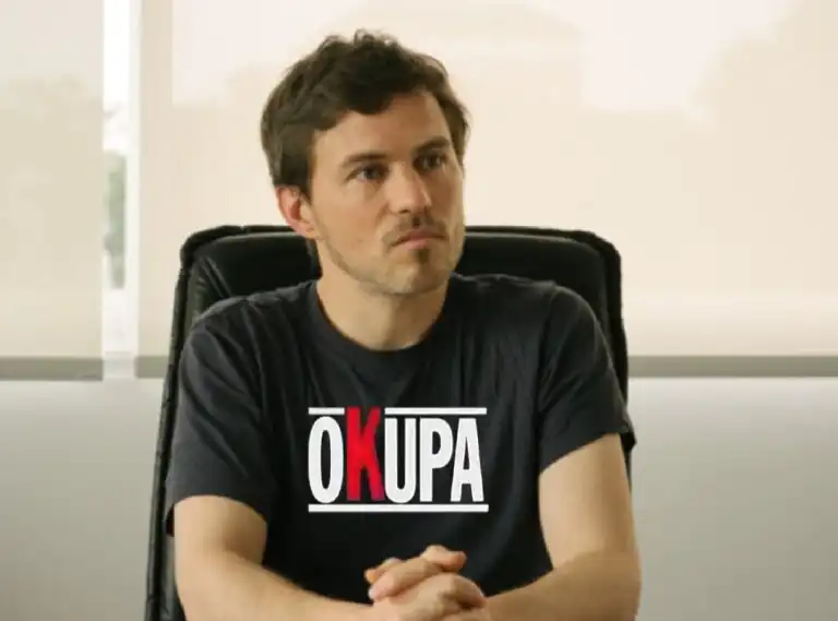 Acusan al ministro Costa de ocupa y de generar un gran gasto innecesario para la provincia