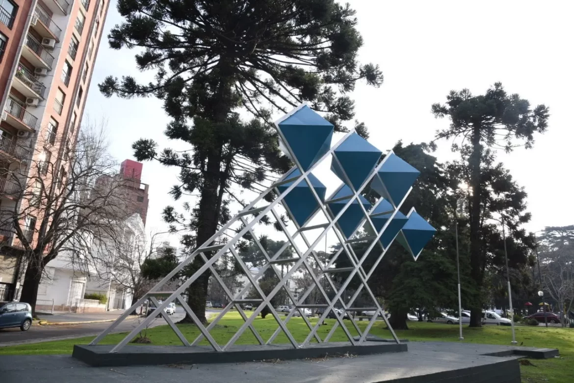 La Plata: La Comuna restauró 40 monumentos y esculturas de la ciudad