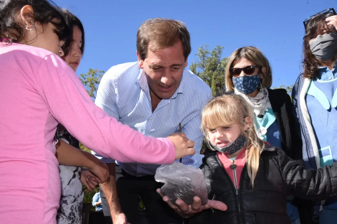 La Plata: Garro presentó un programa de formación ambiental para más de 30 escuelas platenses