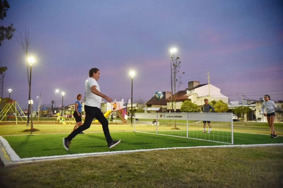 La Plata: Tras finalizar la nueva cancha de fútbol tenis, avanza la obra integral sobre Circunvalación