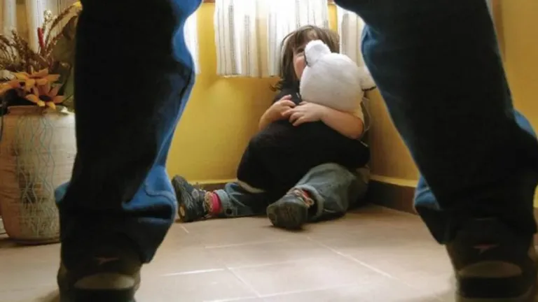 Aberrante: ex policía abusó de una nena de 5 años y filmó el hecho