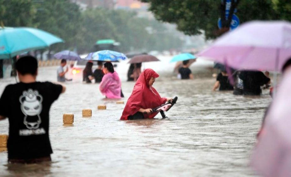 Cientos de miles de evacuados en China por las lluvias más intensas en décadas