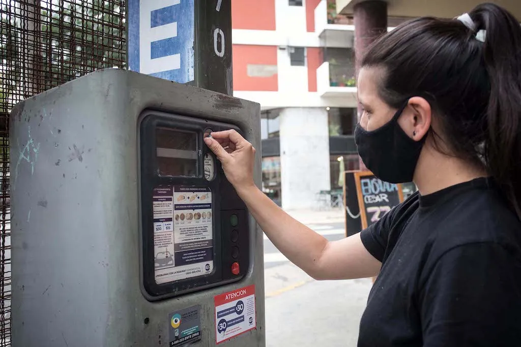 ¡Chau parquímetros! Se pone en marcha una app para estacionar en CABA