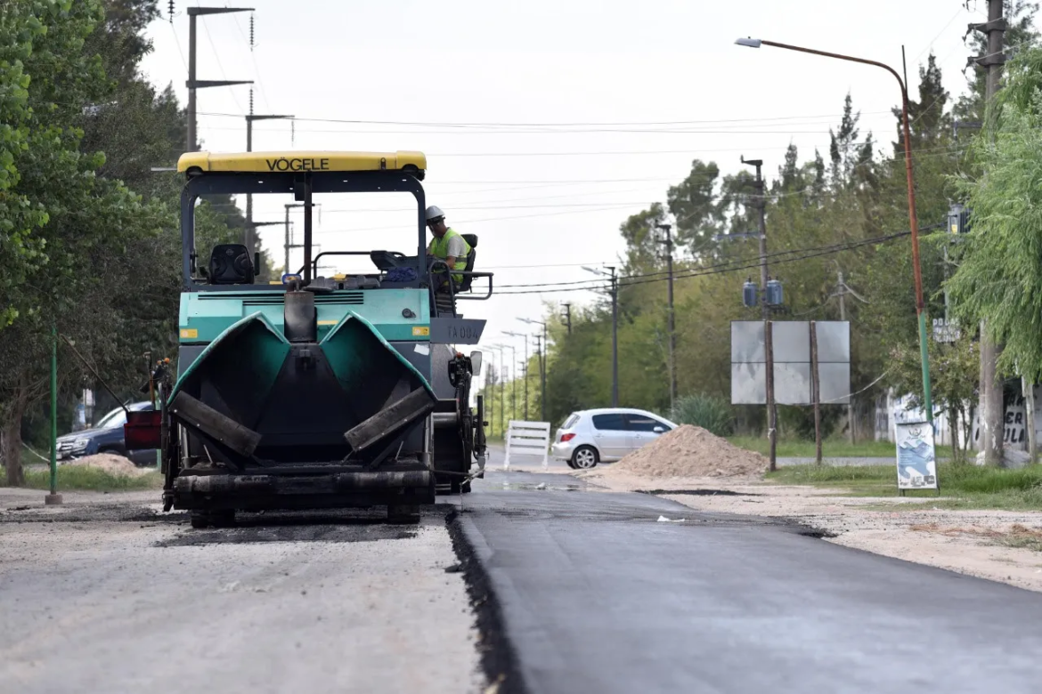 Comenzó una importante obra sobre Avenida 32 en San Carlos: pavimento, luminarias, semáforos, desagües y espacios verdes