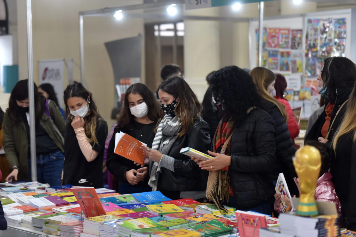 La Plata: Con 1.500 visitas por hora, la Feria del Libro extiende su amplio cronograma de actividades
