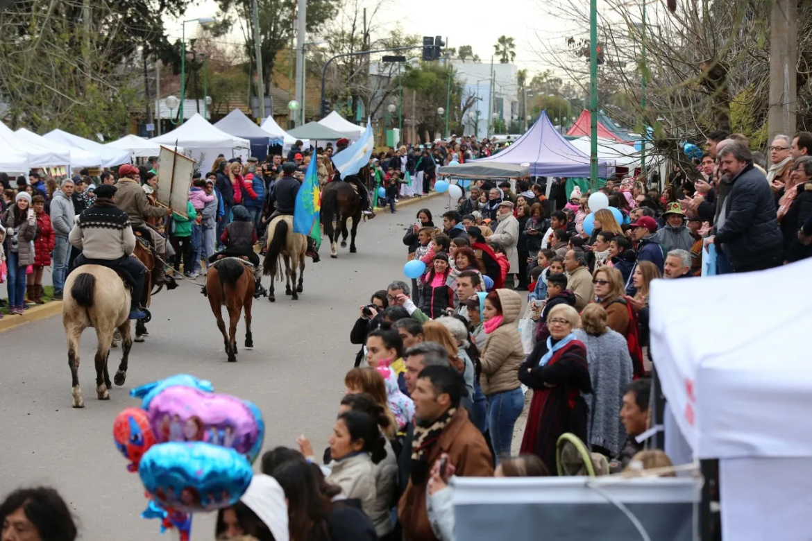 La Plata: Hernández celebra su 134° aniversario con una jornada festiva para toda la familia