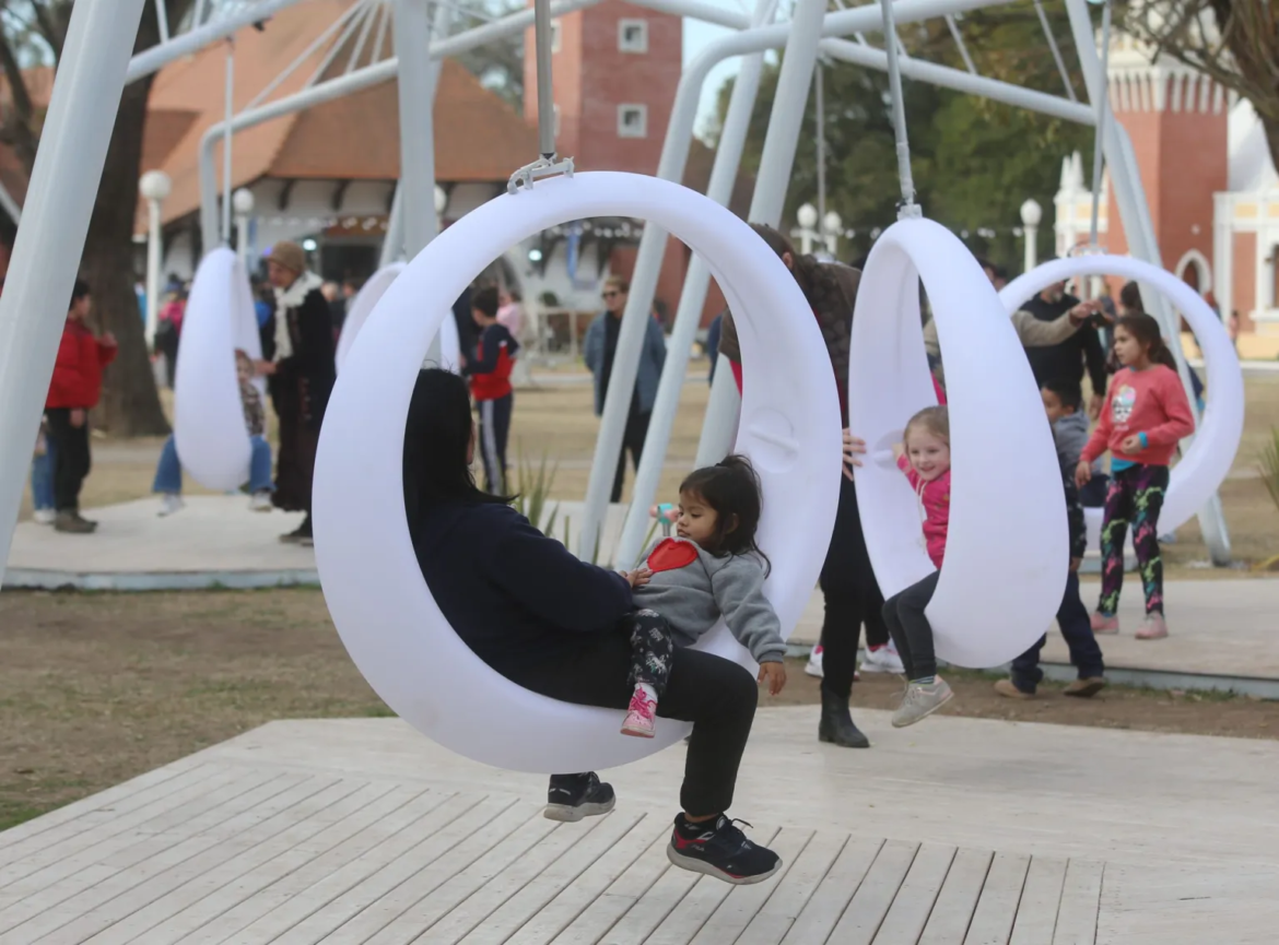 La Plata: Se inauguró la nueva Plaza de la Energía en ‘la Repu’