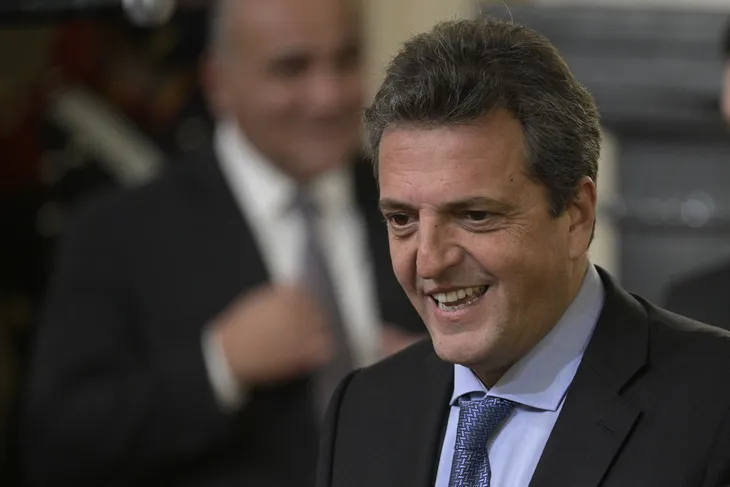 Massa asume como super ministro
