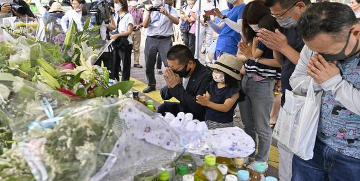 El cuerpo del ex primer ministro Abe fue trasladado a Tokio mientras investigan el móvil del crimen
